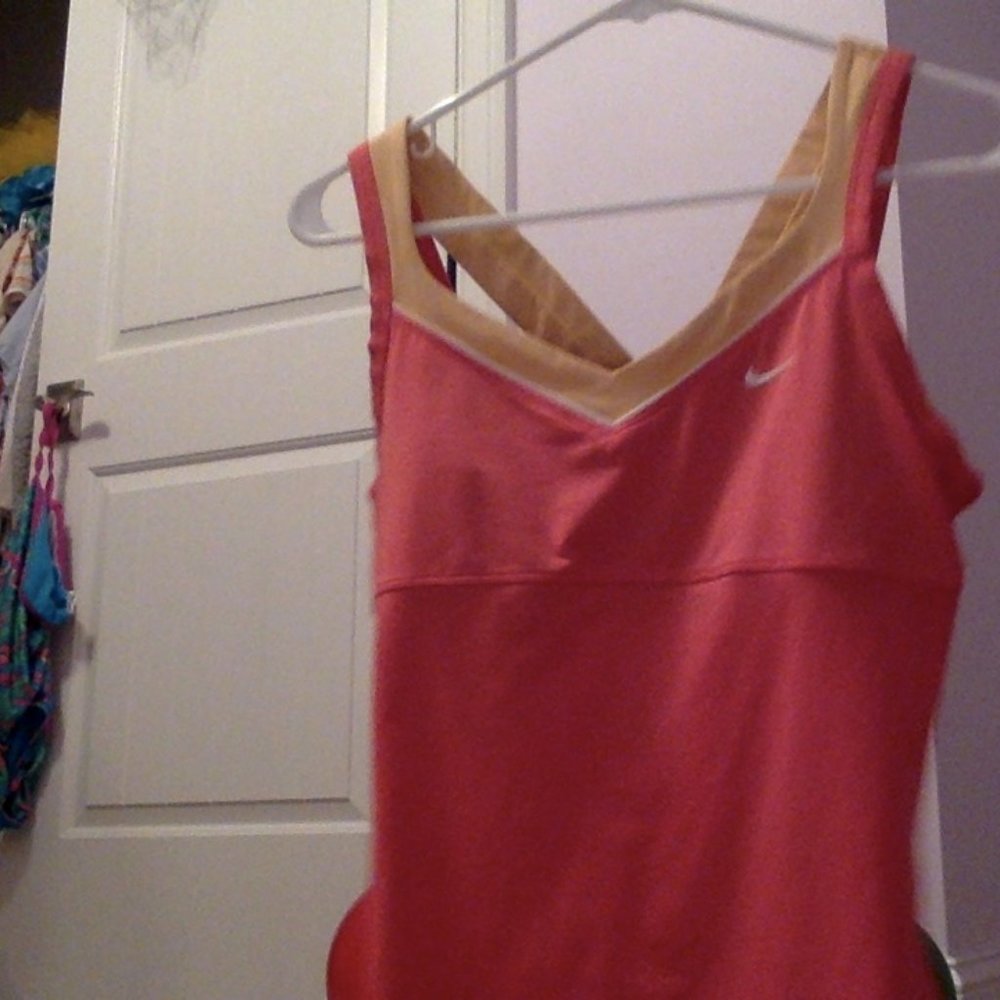 Nike tank